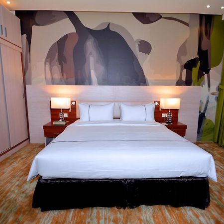 Thwary Hotel Suites Riyadh Exterior photo