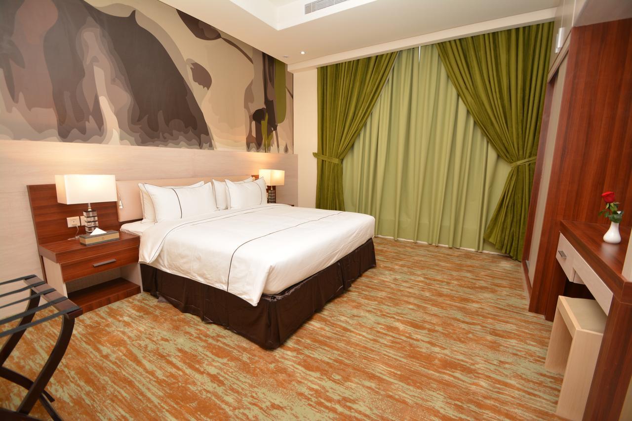 Thwary Hotel Suites Riyadh Exterior photo